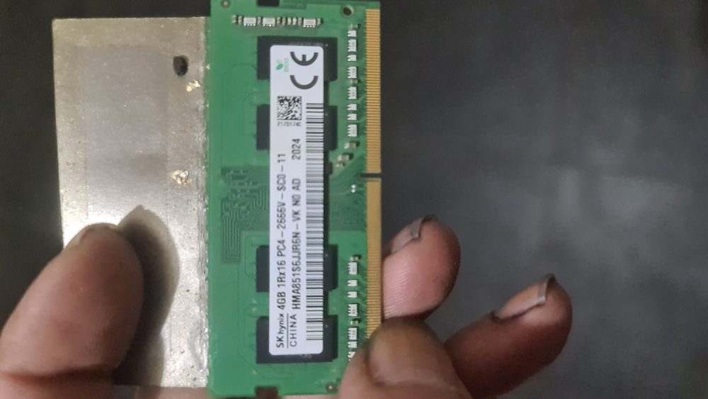 Barette Ram mémore sodim pc4 "ddr4" 4Gb