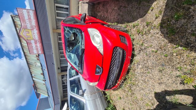 Peugeot 107 accidenté pour pièce